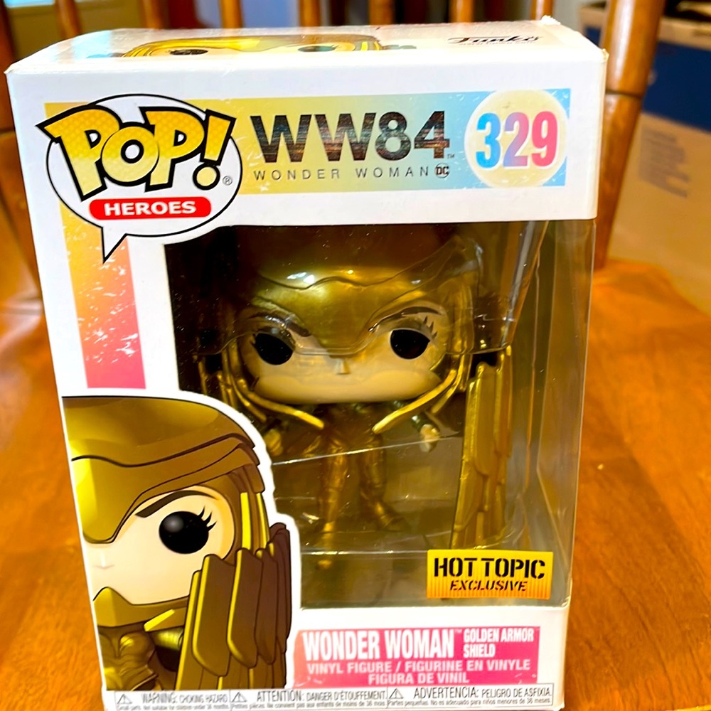 Funko Pop Wonder Woman Golden Armor Shield